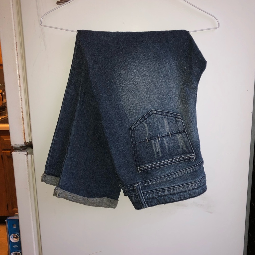 Mudd distressed denim capris